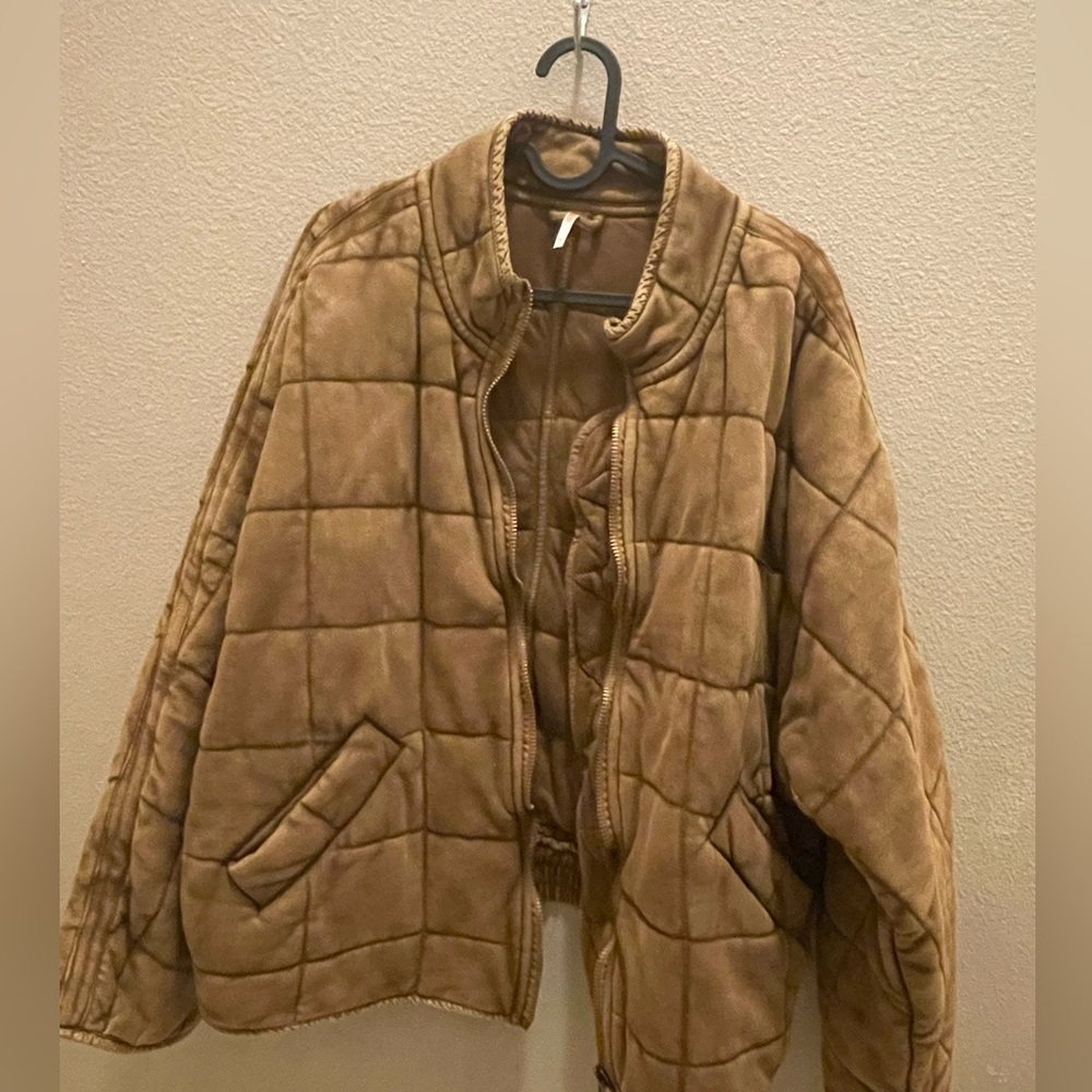 Free People Dolman quilted jacket size XS, great condition, dark beige color